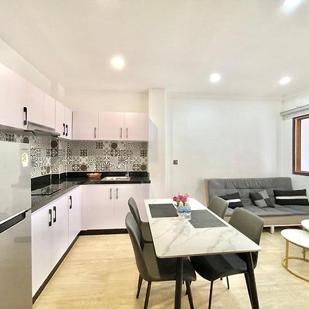 Sky Hotel Central Phnom Penh - Rooms & Apartments エクステリア 写真