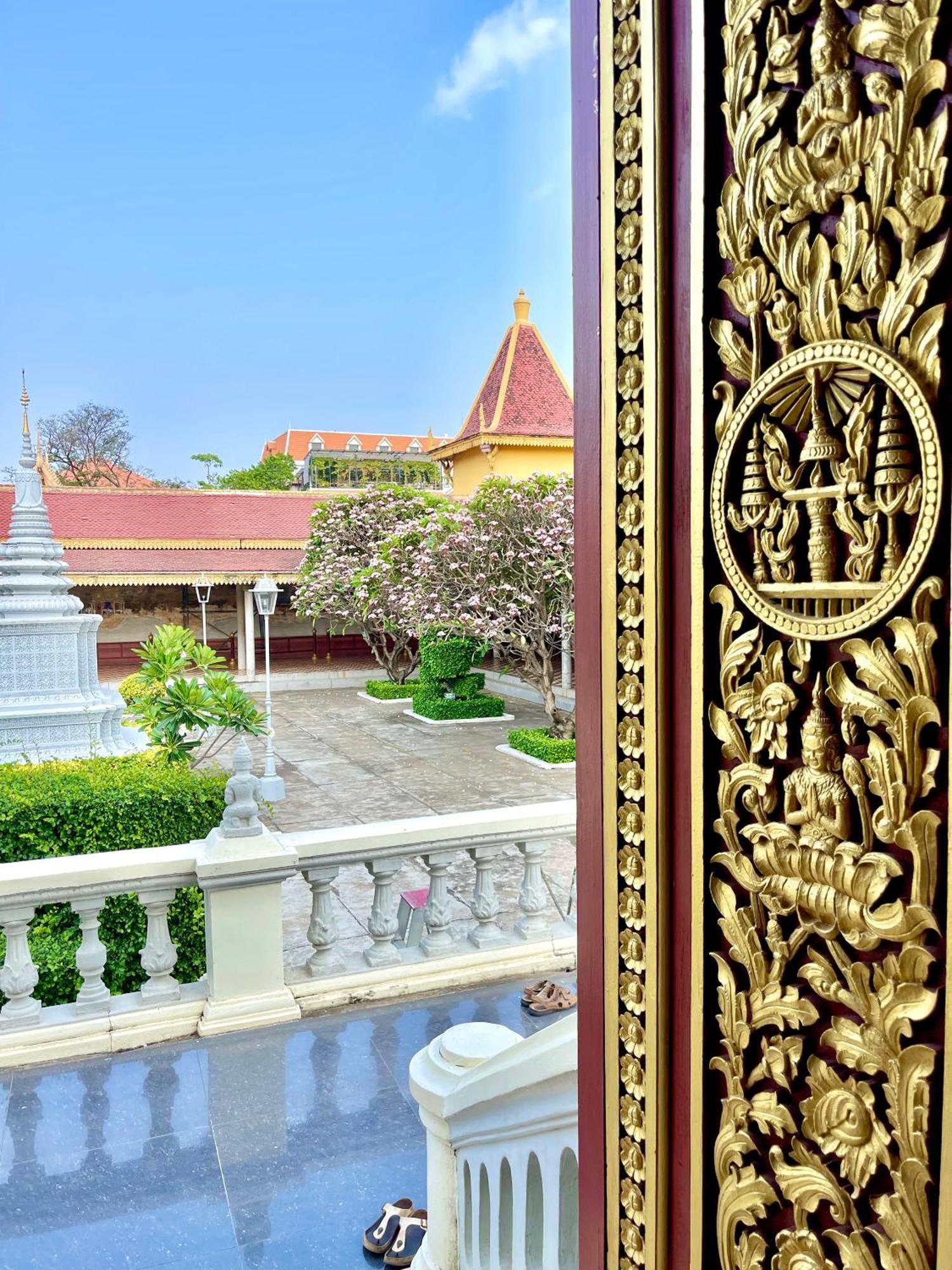Sky Hotel Central Phnom Penh - Rooms & Apartments エクステリア 写真