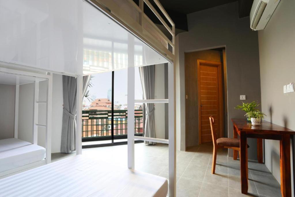 Sky Hotel Central Phnom Penh - Rooms & Apartments エクステリア 写真