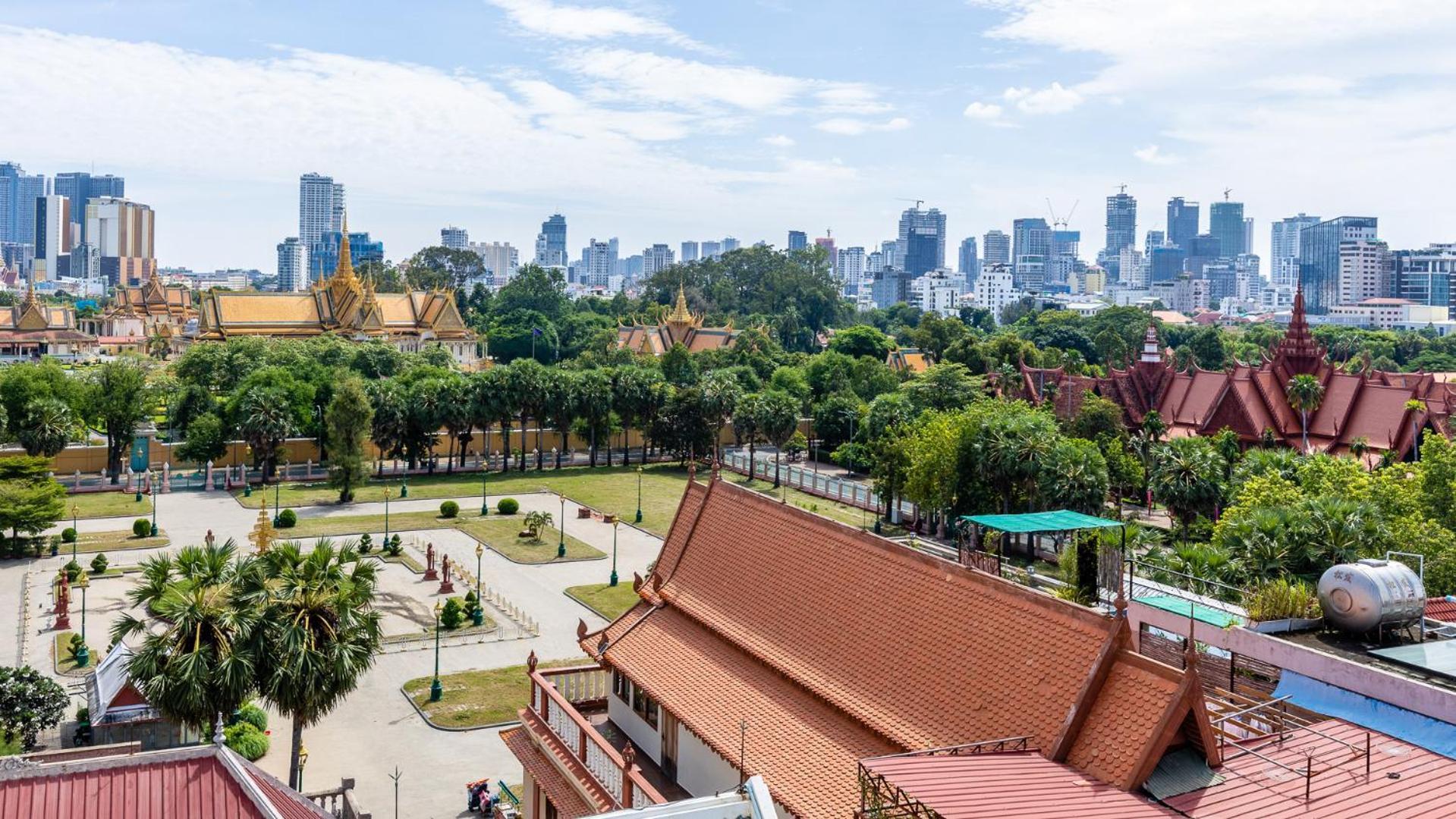 Sky Hotel Central Phnom Penh - Rooms & Apartments エクステリア 写真
