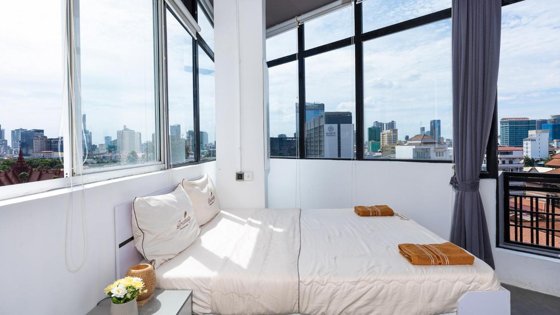Sky Hotel Central Phnom Penh - Rooms & Apartments エクステリア 写真