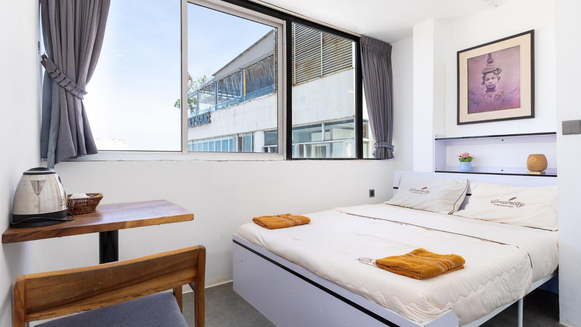 Sky Hotel Central Phnom Penh - Rooms & Apartments エクステリア 写真