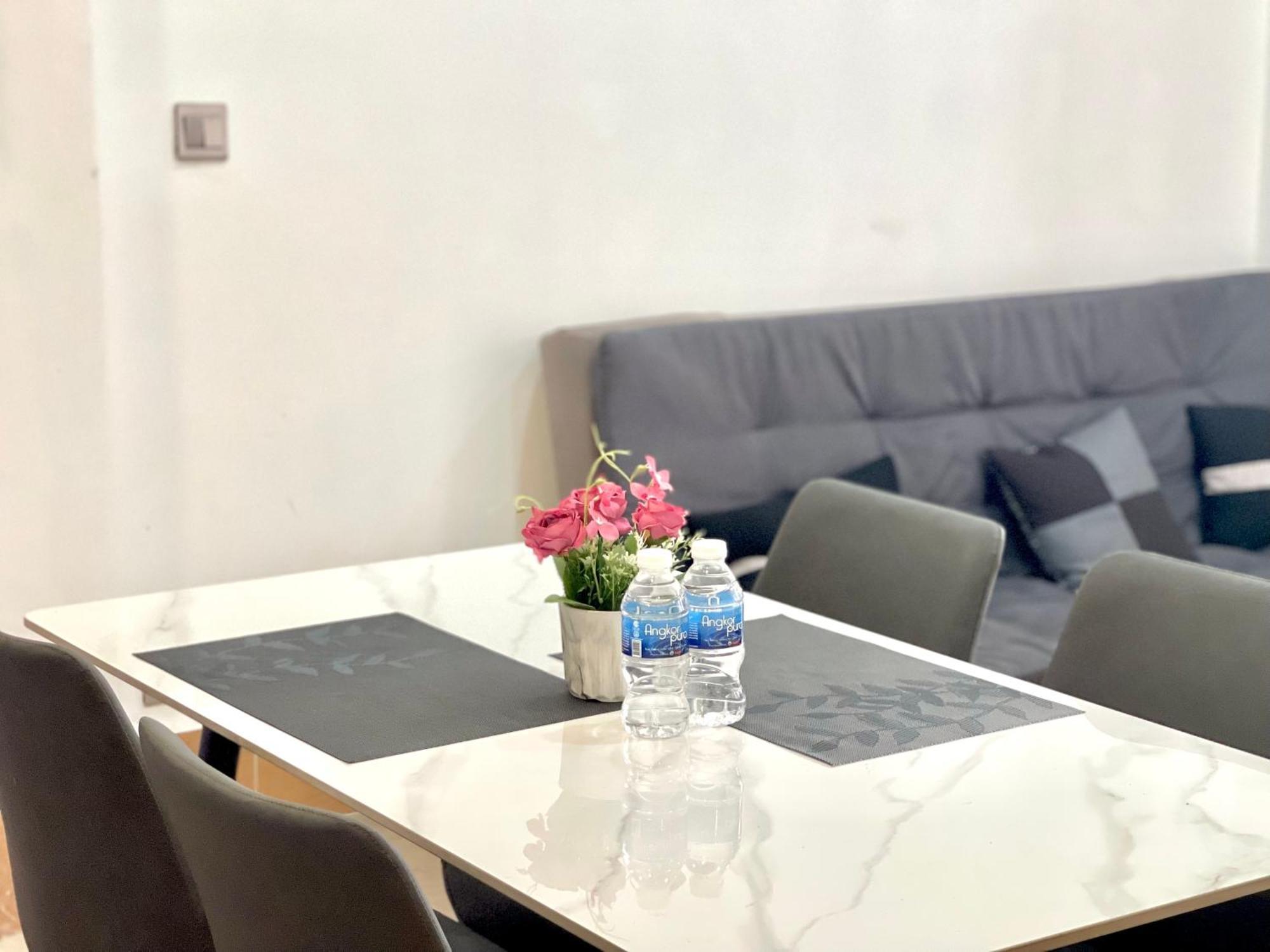 Sky Hotel Central Phnom Penh - Rooms & Apartments エクステリア 写真